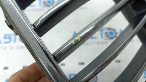 Решетка радиатора grill правая BMW 5 F10 14-16 хром, Base, песок, потерта