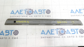 Ornament prag ușă stânga față pentru Mercedes Clasa C W205 15-21, cromat, fără iluminare din spate, tip 1, zgârieturi, element de fixare rupt