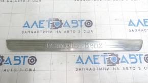 Накладка порога передняя правая наружная Mercedes C-class W205 15-21 хром без подсветки, тип 1, царапины, сломано крепление