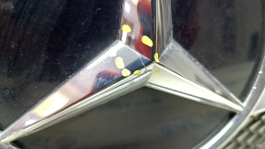 Решетка радиатора в сборе grill Mercedes C-class W205 19-21 с эмблемой под радар и камеру, песок, трещина на эмлеме