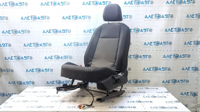 Scaun șofer pentru un VW Jetta 19-21 fără airbag-uri, manual, material textil negru, necesită curățare, șifonat