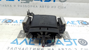 Кожух электрических разъемов Tesla Model X 16-21 сломаны направляйки