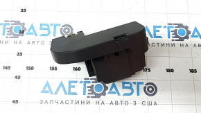 Клемма плюсовая Audi Q5 80A 18-23 с предохранителями и пиропатроном, сломана направляющая