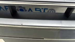 Решетка радиатора grill Audi Q5 80A 18-20 в сборе, с эмблемами, хром, под парктроники, песок
