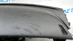 Торпедо передняя панель с AIRBAG Mercedes C-class W205 19-21 без проекции, черная, черные накладке, под чистку, контакт с водой, ржавый пиропатрон, потертость