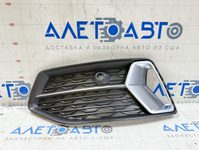 Решетка переднего бампера левая Audi A6 C8 19-22 под воздуховод и парктроник, хром