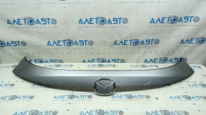 Молдинг двери багажника верхний Mazda CX-5 17-24 с эмблемой, под стеклом