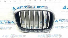Решетка радиатора grill правая BMW X3 G01 18-21 ноздря, хром обрамление+ серая решетка, песок, тычка