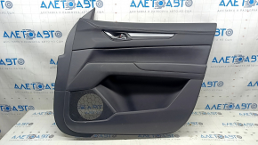 Обшивка двери карточка передняя правая Mazda CX-5 17-25 с черной вставкой кожа, подлокотник кожа черный, молдинг хром, с ручкой, царапины, потертость