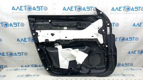 Обшивка двери карточка передняя правая Mazda CX-5 17-25 с черной вставкой кожа, подлокотник кожа черный, молдинг хром, с ручкой, царапины, потертость