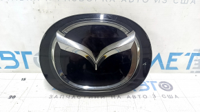 Эмблема решетки радиатора Mazda CX-5 17-24 под радар, царапины, песок
