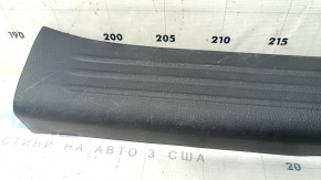 Накладка порога задняя правая Mazda CX-5 17-24 черная, царапины