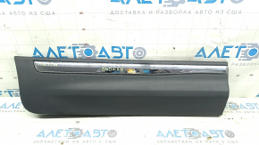 Ornamente ușă spate dreapta inferioare Lincoln MKC 15-19 cu crom și zgârieturi