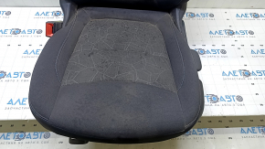 Водительское сидение Chevrolet Volt 16- без airbag, механическое, ткань черная+серая, синяя строчка, с подогревом, без ролика регулировки наклона спинки