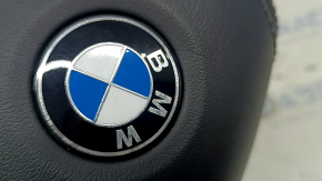 Подушка безопасности airbag в руль водительская BMW 5 G30 17-23 черная, кожа, коррозия на эмблеме, царапины