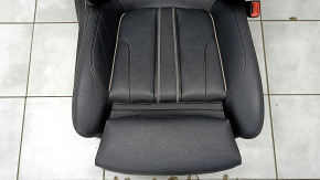 Пассажирское сидение BMW 5 G30 17-20 с airbag, электрическое, подогрев, кожа Dakota, черная, Sport, с подголовником, царапина, под чистку