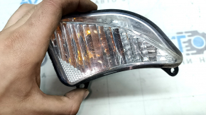 Поворотник правый Toyota Avalon 13-15 песок