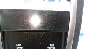 Накладка центральной консоли задняя Lincoln MKC 15-19 черная, под USB, царапина, трещина