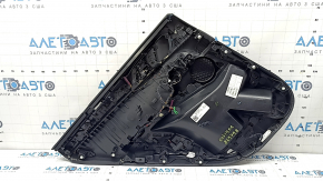 Обшивка двери карточка задняя правая BMW X5 G05 19-22 кожа черная без шторки, вставка под дерево Fineline Stripe, подлокотник кожа бежевая, с ручкой и накладками, тычки