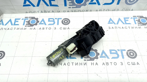 Motorul de înclinare a scaunului șoferului la un Toyota Camry v70 18-20 are un suport defect.
