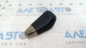 Ручка КПП Toyota Avalon 13-18 структурная кожа черная, тычки потерта