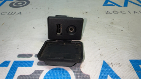 Hub USB, AUX Nissan Versa Note 13-17