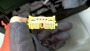 Пассажирское сидение Jeep Cherokee KL 19-23 с AIRBAG, кожа черная с перфорацией, электро, примято, потерто, под чистку, царапины