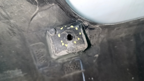 Накладка заднего бампера нижняя Jeep Cherokee KL 19-21 под 2 трубы, в цвет кузова, под хром насадки, царапины, надломаны крепления