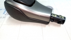 Ручка КПП Jeep Cherokee KL 19-21 черная, кожа, потерта, царапины