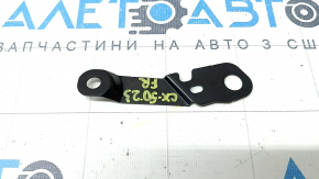 Кронштейн решетки радиатора grill правый Mazda CX-50 23-26