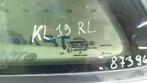 Форточка глухое стекло задняя левая Jeep Cherokee KL 19-20 хром, царапины на хроме, в клее