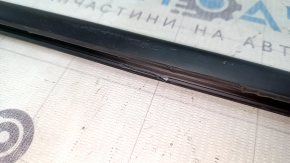 Ornamente geam ușă, centru spate dreapta, Honda Accord 23-24, negru, elemente de fixare cojite, margine ruptă