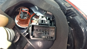 Фонарь внешний крыло левый VW Passat b8 16-19 USA галоген темный, царапины, без накладки