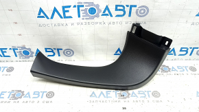 Обшивка двери багажника левая Mazda CX-50 23-26 черная, надломано крепление