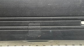 Обшивка двери багажника нижняя Mazda CX-50 23-26 черная, царапины, потерта