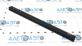 Уплотнитель стекла внутренний двери задней правой Mazda CX-50 23-26