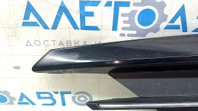 Решетка переднего бампера боковая левая VW Passat b8 16-19 USA R-Line, песок, потертости