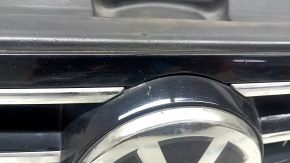 Решетка радиатора grill со значком VW Passat b8 16-19 USA R-Line, песок