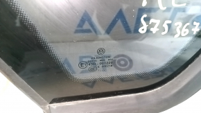 Форточка глухое стекло задняя левая VW Passat b8 16-19 USA черный мат, царапины