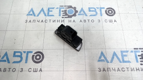 Кнопка центральной консоли TRAC OFF Chevrolet Malibu 16-25