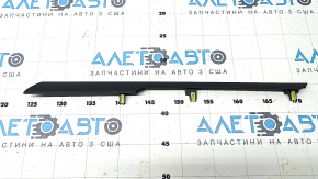 Накладка центральной консоли боковая верхняя правая Mazda CX-50 23-26 черная, царапина