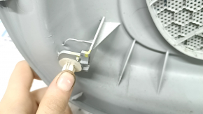 Обшивка двери карточка передняя левая Toyota Prius 30 10-15 серая с серой вставкой ткань, подлокотник серый ткань, молдинг серый структура, с ручкой, царапины, под чистку, трещина в креплении