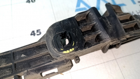 Suportul barei spate dreapta pentru un Lexus ES300h ES350 13-18 este defect.