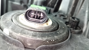 Фара передняя правая Toyota Prius 30 13-15, рест галоген, под полировку, паутинка