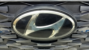 Решетка радиатора grill в сборе Hyundai Ioniq 20-22 HEV, PHEV с эмблемой под радар, песок, не заводское отверстие, вздулся хром