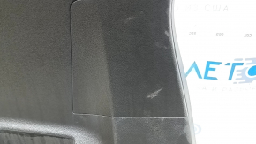 Обшивка двери багажника нижняя VW Tiguan 18-24 под электро дверь, черная, с плафоном, царапины, потерта