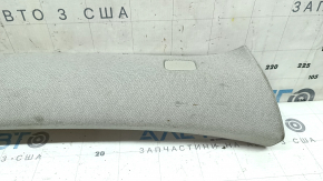 Накладка передней стойки верхняя правая Volvo XC40 19-26 серая, под пищалку, под химчистку, царапины