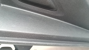 Накладка задней стойки верхняя правая Volvo XC40 19-26 черная, царапины, запилена, сломана направляйка