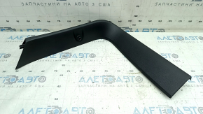 Обшивка двери багажника верхняя правая Volvo XC40 19-26 черная