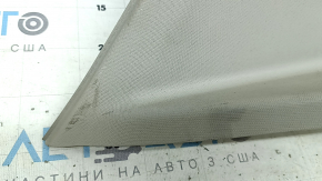 Накладка задней стойки левая Buick Encore 17-22 серая под airbag, царапины, под чистку, надломано крепление
